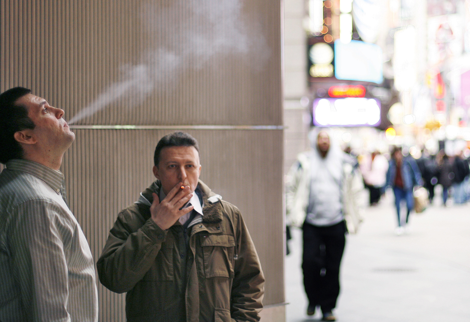 Soluţia unei companii care i-a stimulat pe mai mulţi oameni să se lase de fumat: Angajaţii care nu îşi iau pauze de ţigară primesc zile în plus de concediu