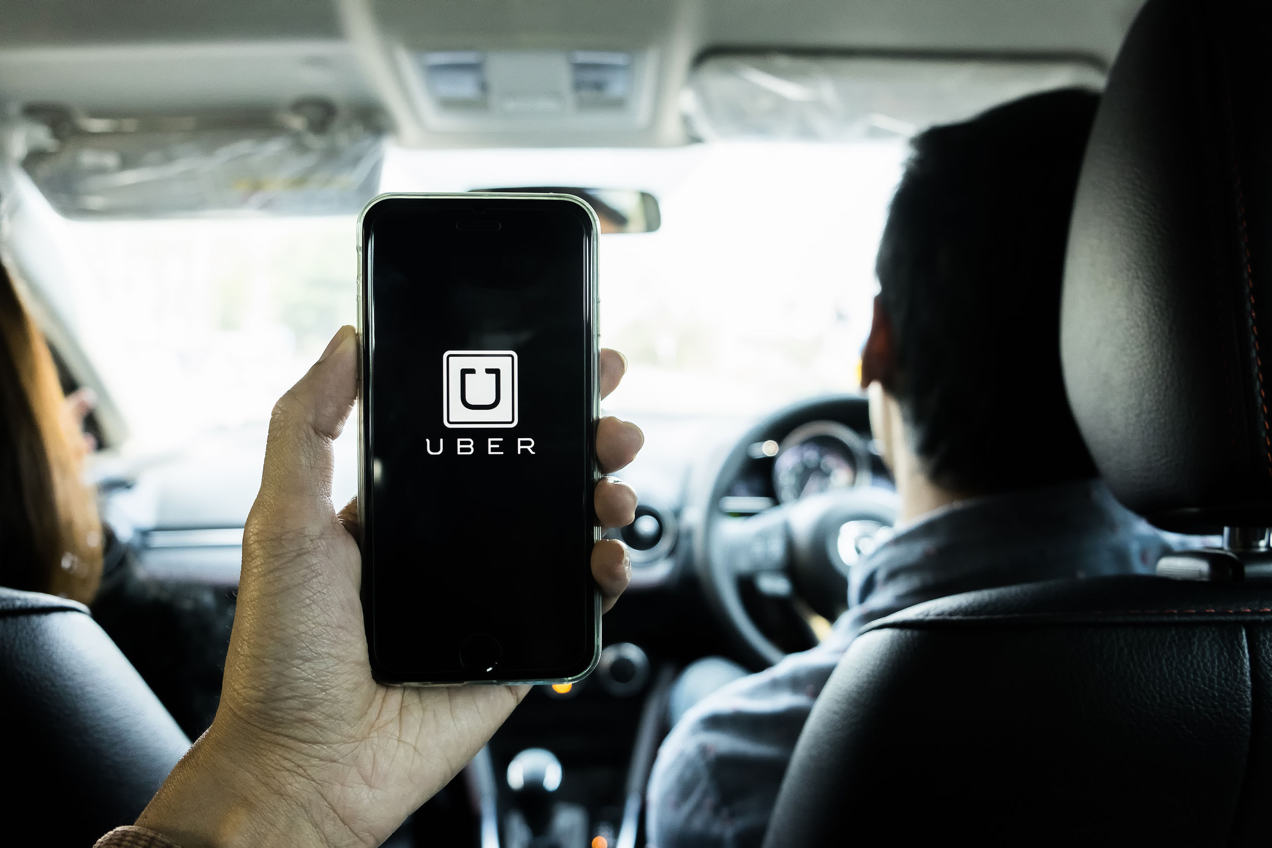 Uber lansează un buton de panică pentru clienţi