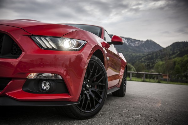Simbolul industriei producătoare de maşini americane, Ford Mustang, a ajuns la 10 milioane de modele vândute. Cum arată istoria plină de suişuri şi coborâşuri a celui mai cunoscut model american
