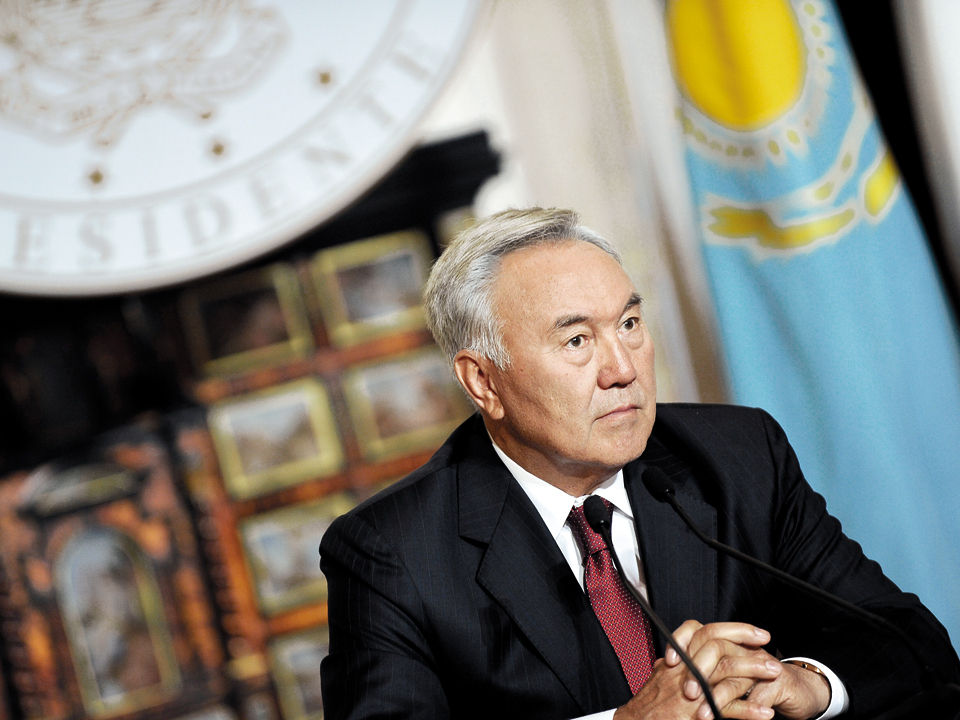Cel mai tare preşedinte din lume în viaţă este liderul Kazahstanului: Schimbă numele capitalei ţării, Astana, cu propriul nume, Nursultan Nazarbayev  