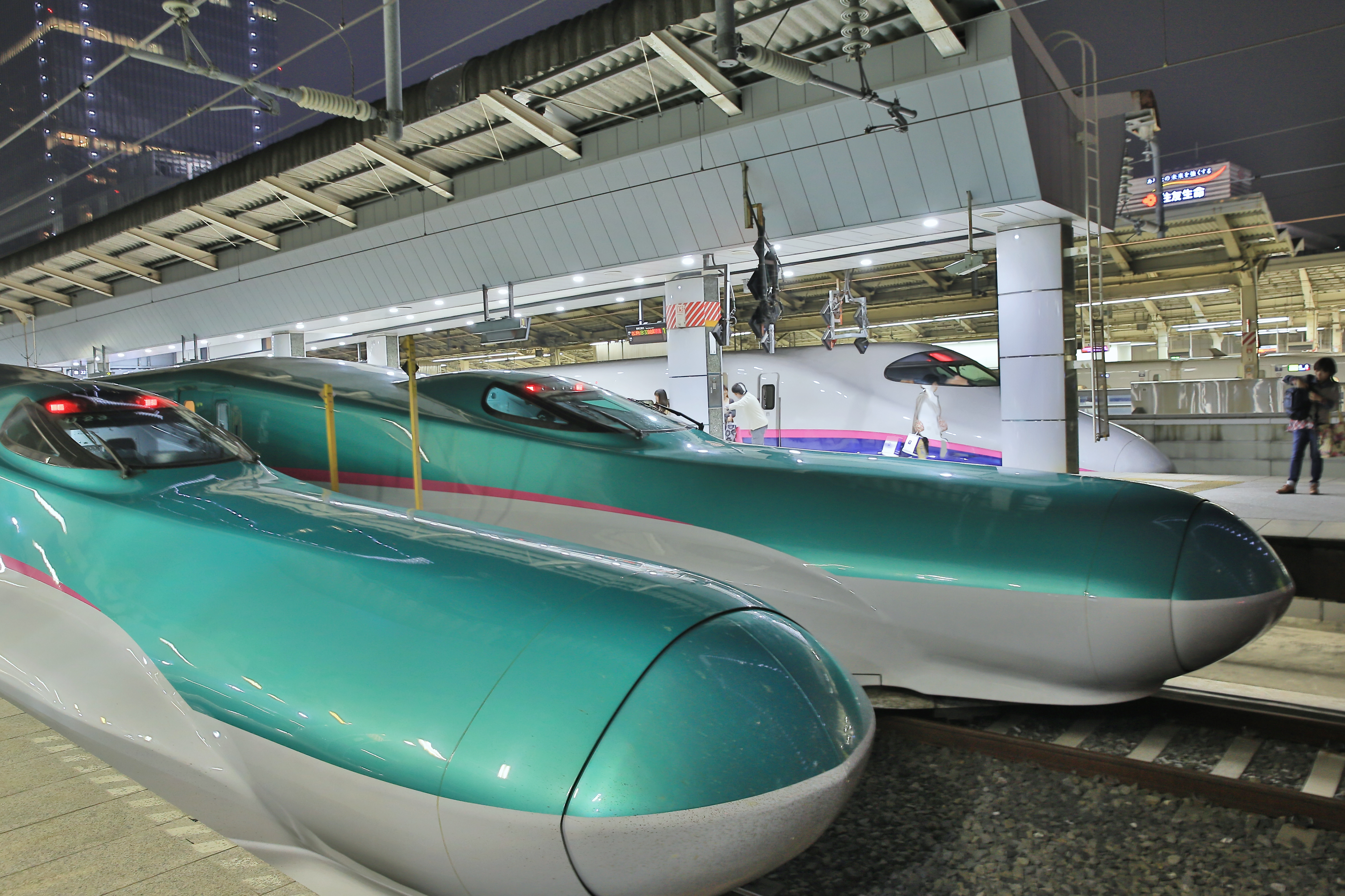 Japonezii calcă pedala de acceleraţie la podea: Japonia testează vineri cel mai rapid tren din lume, care va atinge o viteză operaţională de 360 de kilometri pe oră. VIDEO