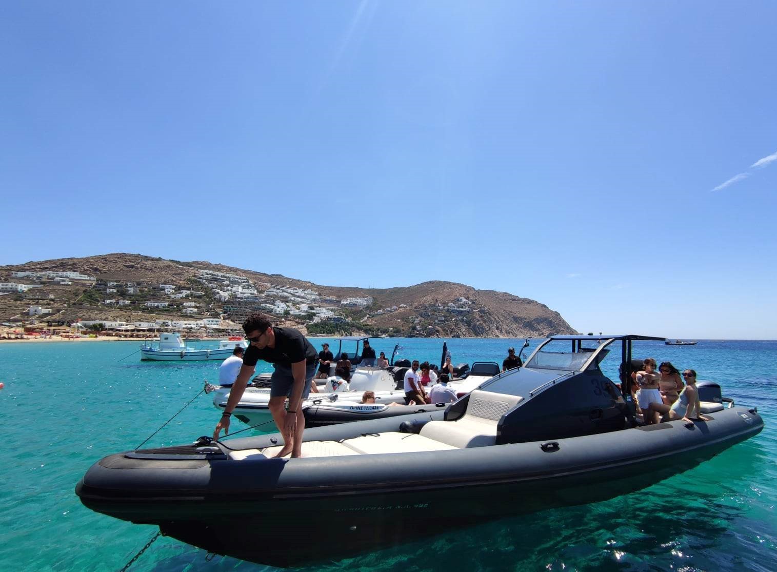 Un altfel de ride-hailing. Ce este Uber Boat, serviciul premium lansat de compania americană în una dintre cele mai luxoase insule greceşti