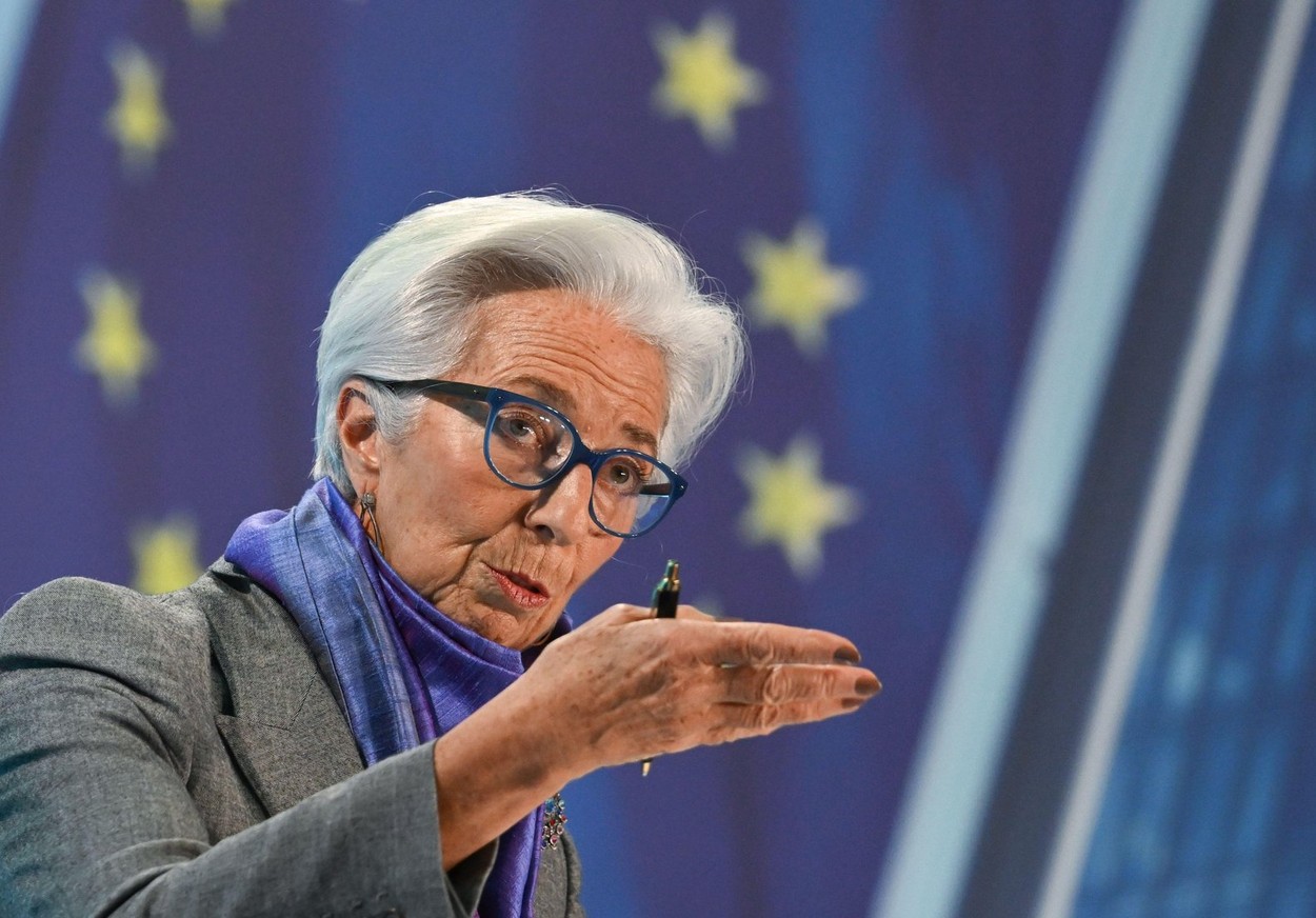Scandal imens la vârful Băncii Centrale Europene: Christine Lagarde, şefa BCE, este acuzată de către angajaţi că nu îşi face bine jobul de preşedinte. Rezultatele contrastează cu notele mari acordate predecesorilor Mario Draghi şi Jean-Claude Trichet în studiile anterioare