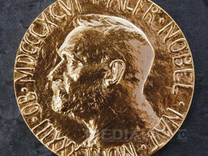 Premiul Nobel pentru economie 2026: Robert E. Hall şi Michael Woodford au studiat rolul băncilor centrale în atenuarea ciclurilor economice, de la expansiune la recesiune