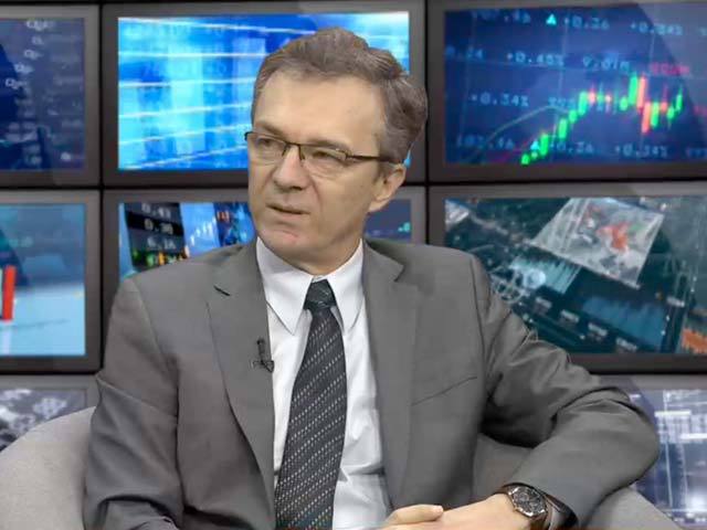 Opinie Radu Crăciun, analist economic: Sclavi pe moşia cui?