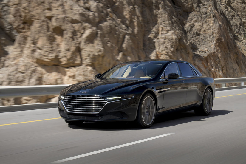Aston Martin testează luxosul sedan Lagonda în deşertul din Oman 