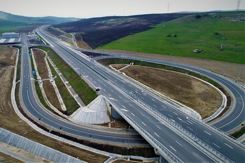 Autostrada din România care este finalizată, dar care e ţinută închisă. „Ne chinuim din decembrie să explicăm unei ţări întregi situaţia penibilă”
