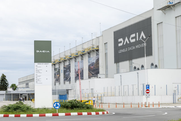 Toamna aduce în auto cea mai slabă lună septembrie din 2022 încoace. Dacia scade cu aproape 20%, iar Ford Craiova a ajuns la doar o zi de producţie distanţă de Mioveni