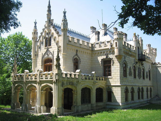 Castelul Sturdza din Miclăuşeni s-a redeschis vizitatorilor