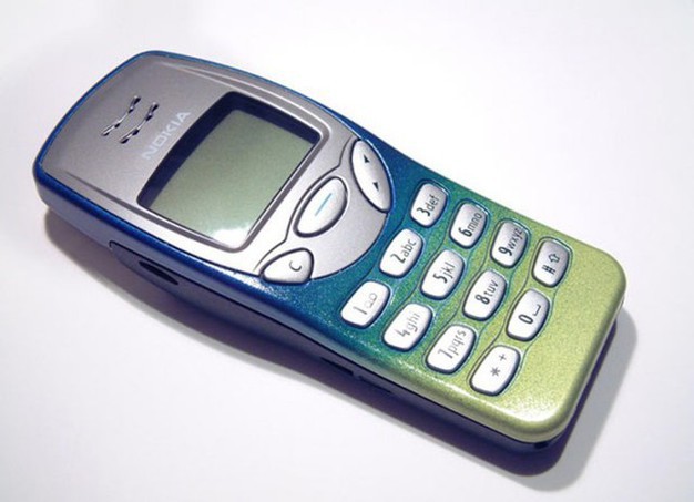 Ai un model Nokia vechi? Unde îl poţi vinde cu 4.000 de ron