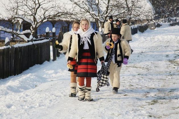 Cât te costă să-ţi petreci Sărbătorile tradiţional în Bucovina sau la SPA pe Valea Prahovei