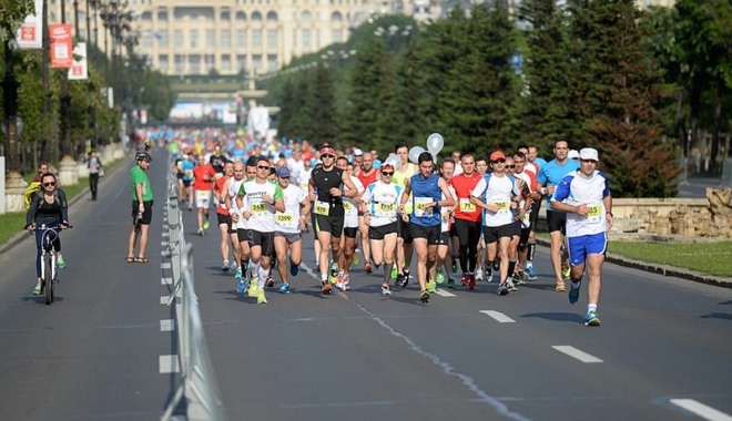 Peste 14.000 de persoane din 60 de ţări participă la a noua ediţie a Raiffeisen Bank Maratonul Bucureşti