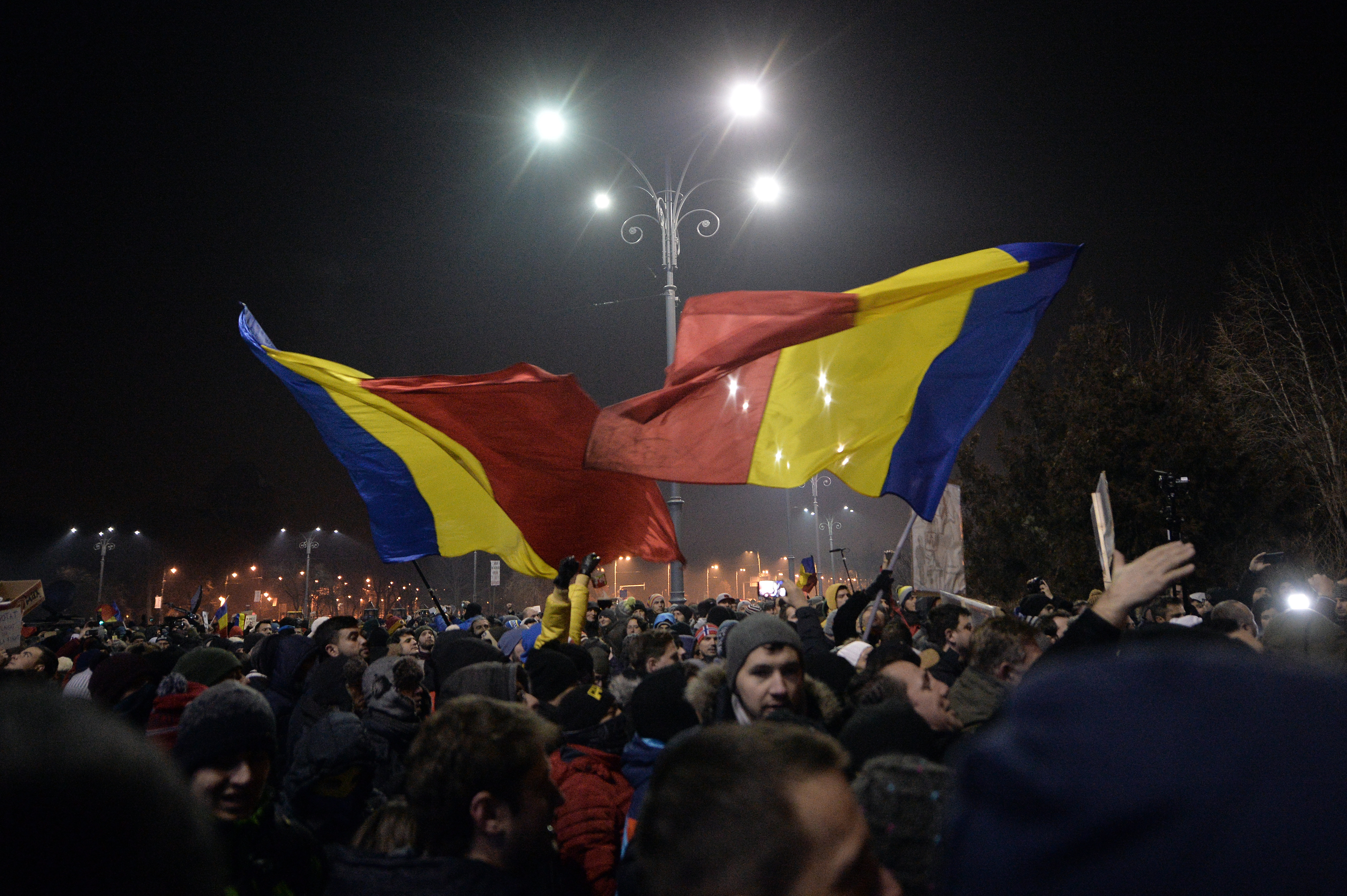 Proteste masive anunţate astăzi în Bucureşti şi peste 80 de oraşe din ţară şi străinătate. Harta manifestaţiilor