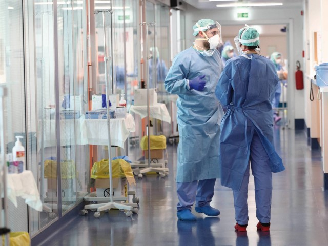 Focar de coronavirus la un centru de batrâni din Prahova: peste 70 de cazuri confirmate