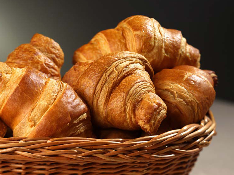 Golden Foods Snacks, un grup controlat de familia Mitzalis, a cumpărat producătorul de croissante Derpan din Galaţi, deţinut de familia Ancuţa