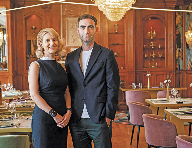Business MAGAZIN. Cum încearcă Ruxandra şi Alexandru Stoian să readucă la viaţă Palatul Suter, un celebru palat uitat din Bucureşti