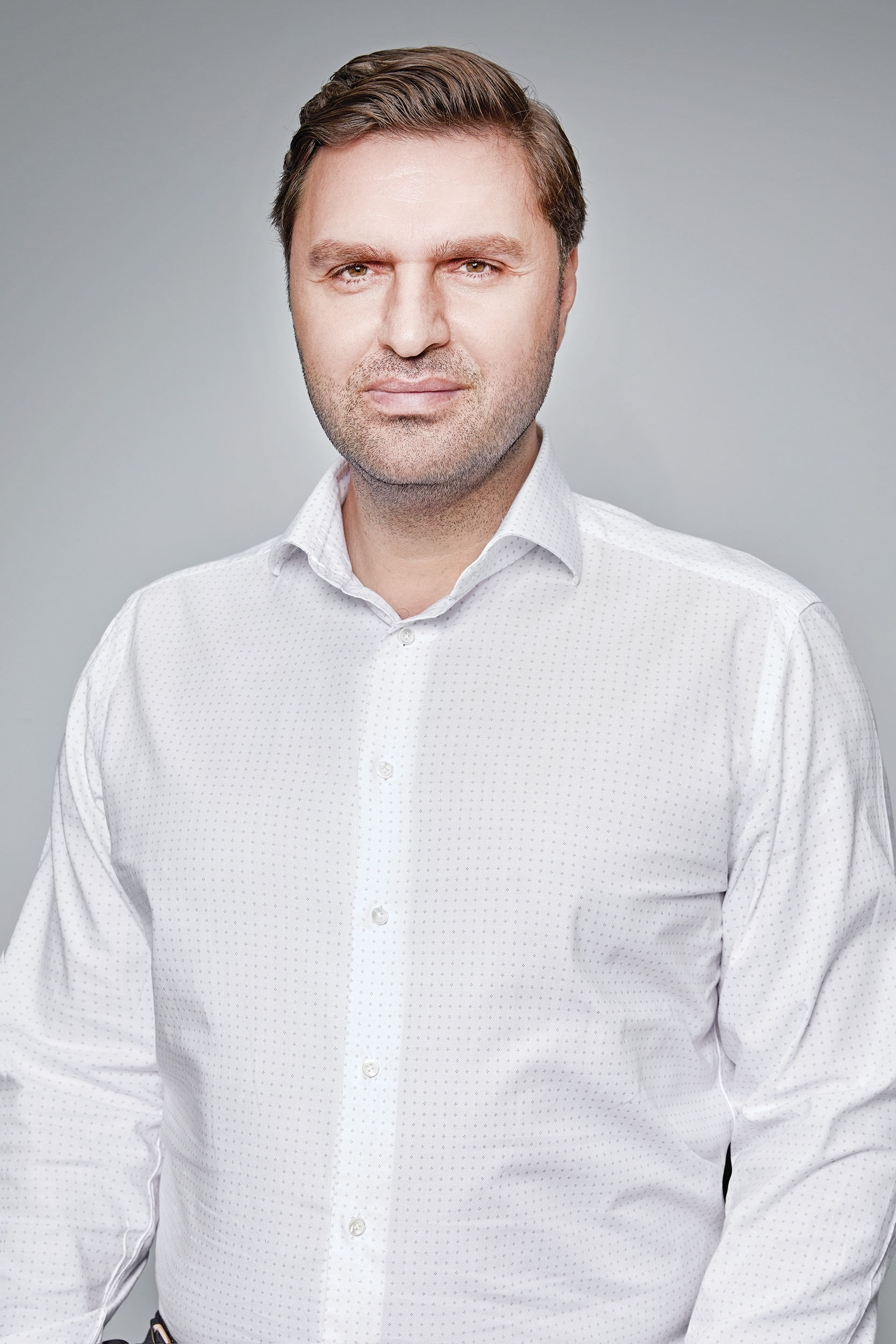 Business MAGAZIN. Costin Dămăşaru, fondator Veruvis, Centrul de Cercetare în Augmentarea Performanţelor Neuronale: Încerc să citesc 1-2 ore pe zi 