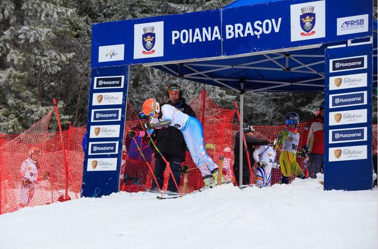 100 de copii se vor întrece pe schiuri la cea de-a VI-a ediţie a competiţiei naţionale de Schi Alpin din Poiana Braşov