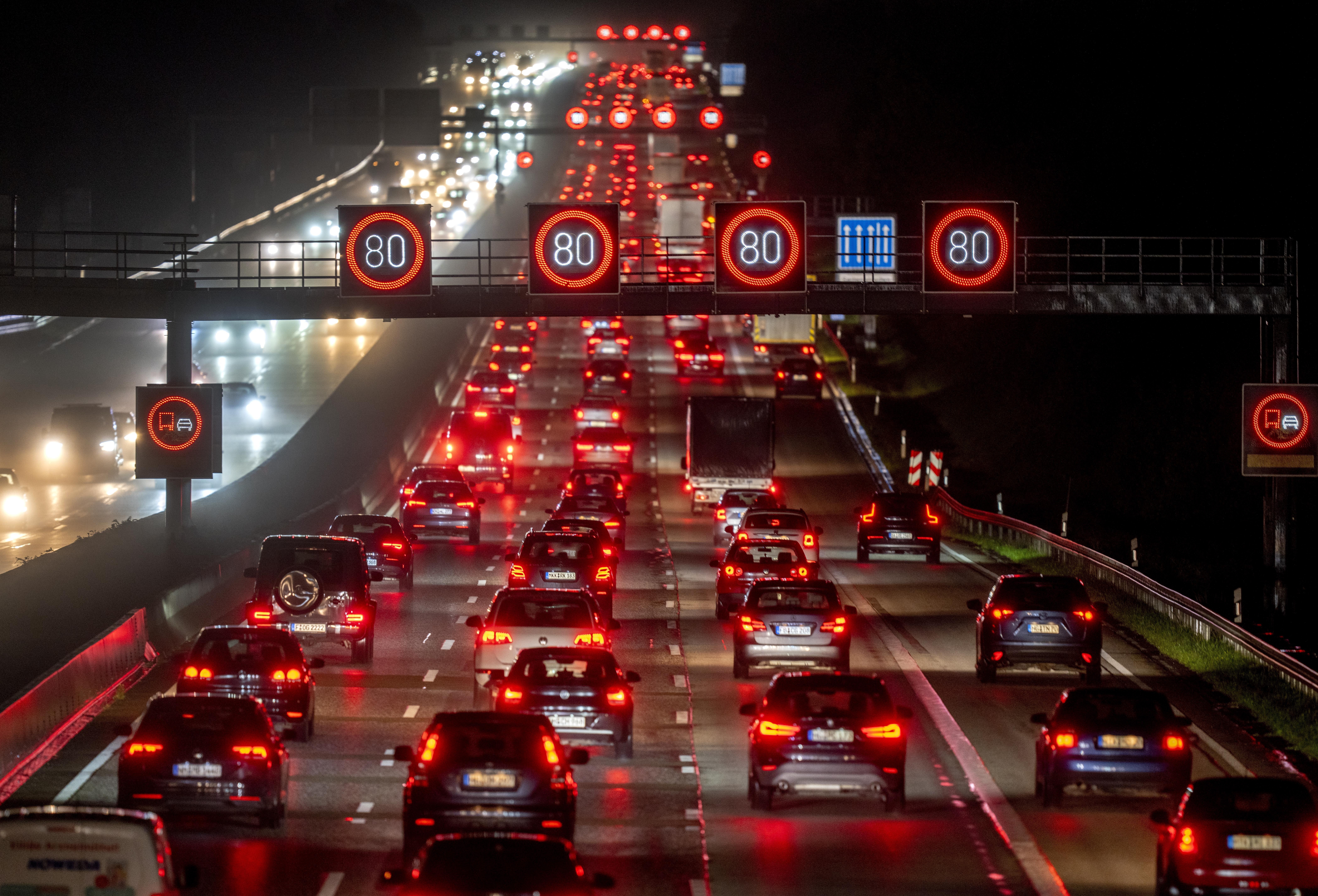 Germania s-a răzgândit în privinţa interzicerii maşinilor pe combustie: "Piaţa ar trebui să decidă ce doresc consumatorii, nu politicienii"