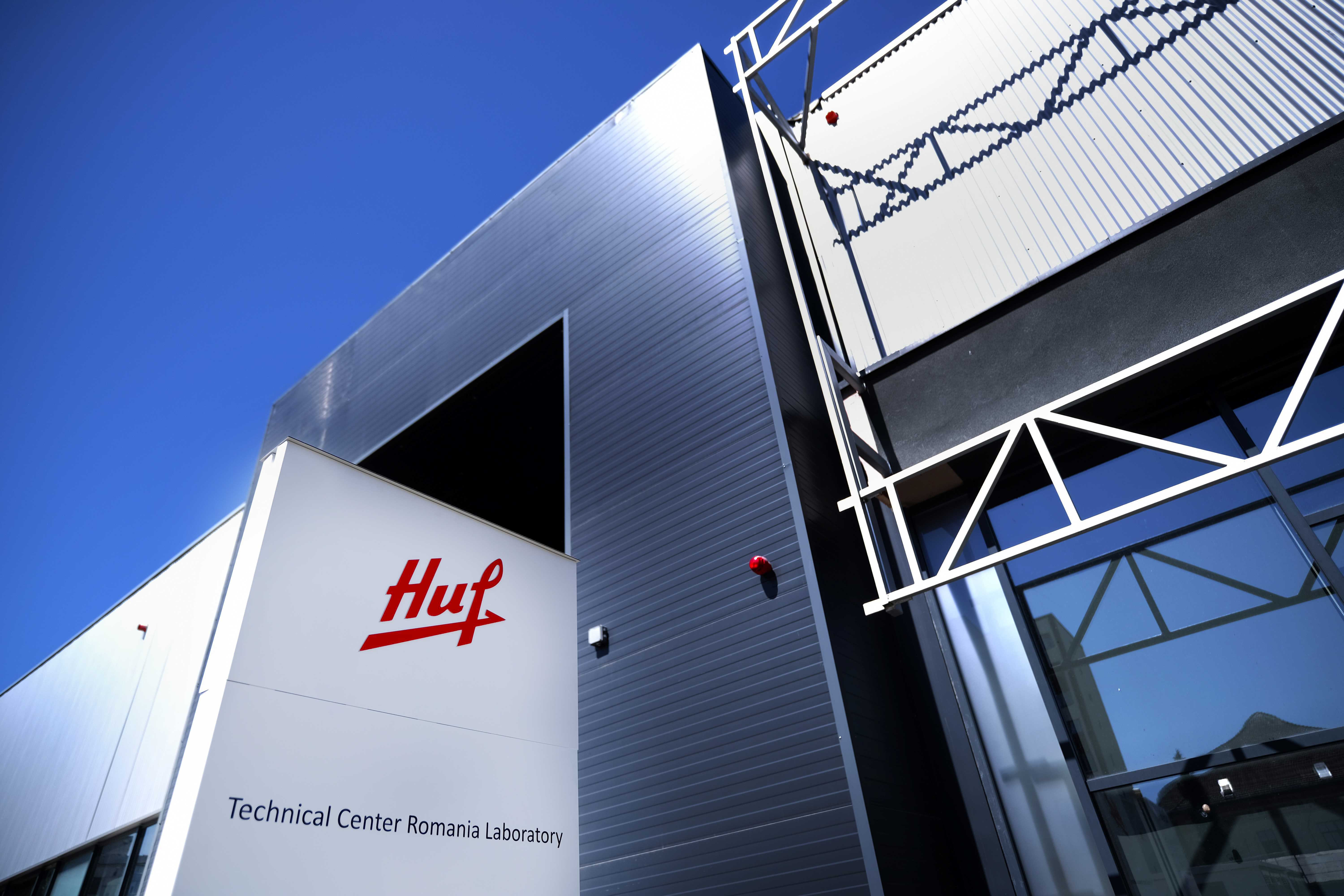 Noul laborator al Centrului de inginerie Huf România: Cea mai mare şi modernă locaţie de testare a companiei la nivel global