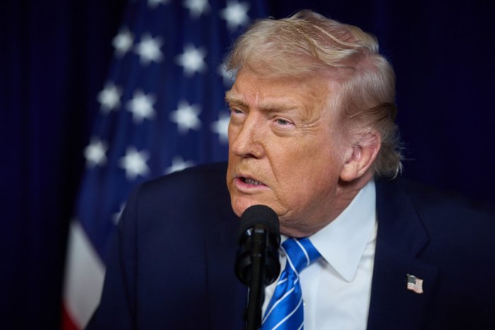 Dolarul s-a prăbuşit la cel mai scăzut nivel din ultimii 4 ani, dar preşedintele Trump nu e îngrijorat: Cred că e fantastic. Uitaţi-vă la valoarea dolarului. Uitaţi-vă la deal-urile pe care le facem. Dolarul se descurcă foarte bine