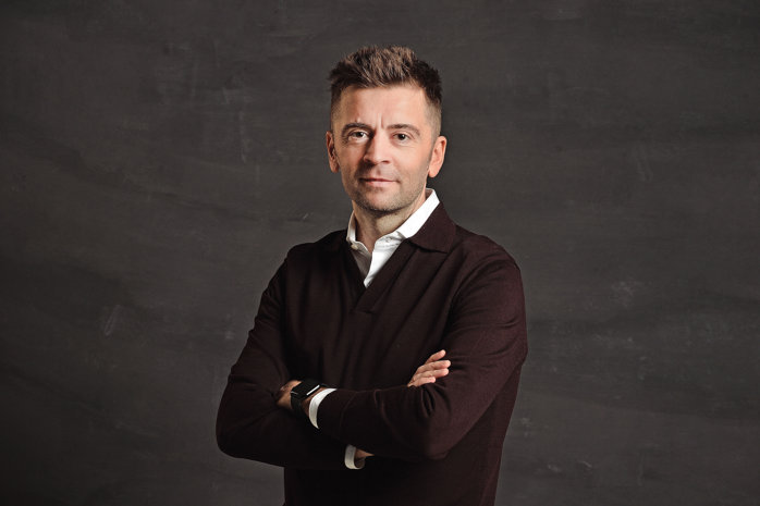 Anii de aur au revenit. Daniel Văduva, magazinele Avangard Gold: Oamenii preferă să vadă produsul fizic, adică aurul, să îl ţină în mână. În 2025 am avut afaceri de 175 mil. lei, iar în 2026 vrem să ne dublăm încă o dată cifra de afaceri.