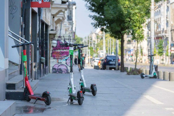 Reguli noi pentru trotinetele electrice în Bucureşti: acces interzis minorilor sub 18 ani, restricţii în Centrul Vechi şi amenzi de până la 10.000 de lei