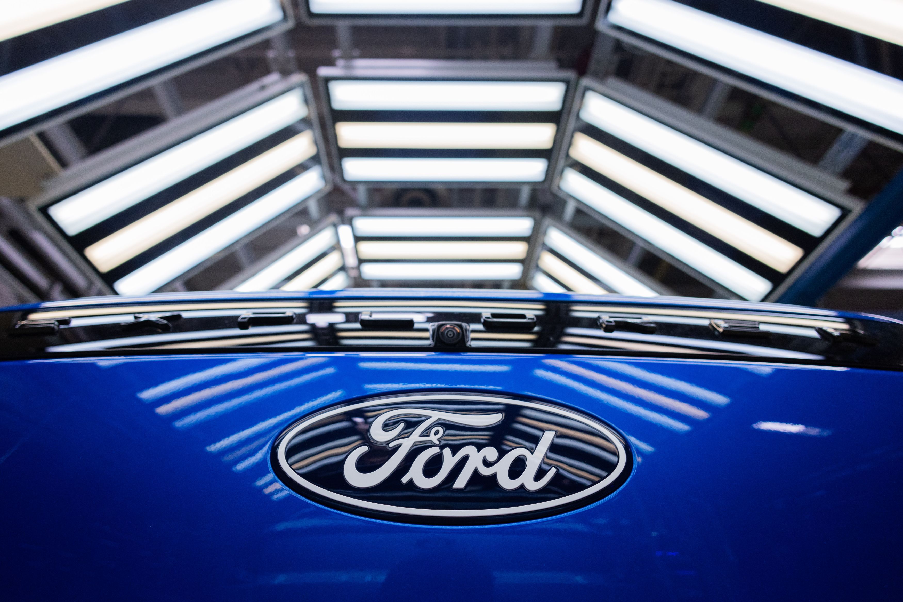 Când Ford Motor Company anunţă concedieri la nivel...
