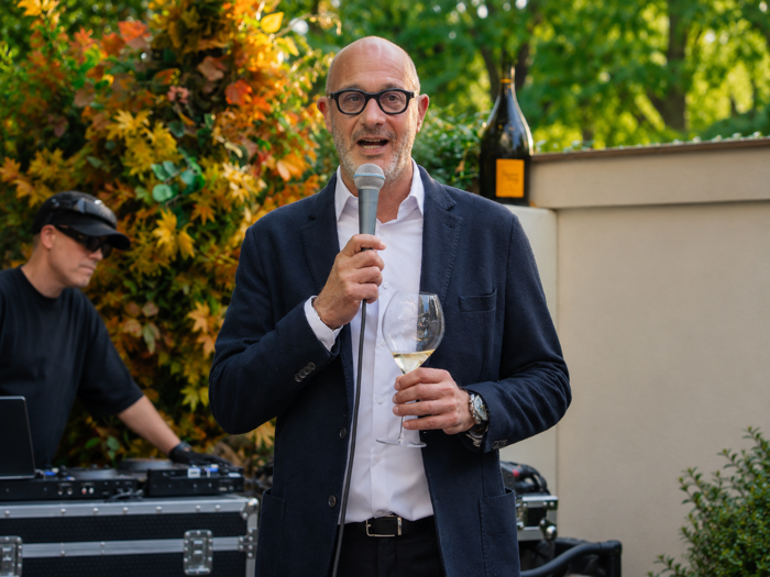 Interviu cu Didier Mariotti, cel care creează şampania Veuve Clicquot: „Vrem să avem câte un vin potrivit pentru fiecare colţ al lumii. Poate că este mai bine să consumăm băuturi mai rar şi de calitate” GALERIE FOTO