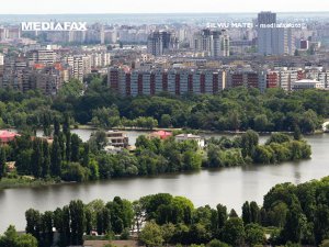 Atenţie că încep să se ieftinească penthouse-urile din Bucureşti, de pe malul Lacului Floreasca: Un penthouse cu vedere panoramică spre Lacul Floreasca, scos la vânzare pentru 1,95 milioane de euro