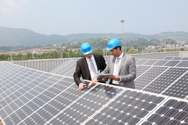 Primăria Oradea îşi face centrală electrică fotovoltaică cu fonduri norvegiene de 1,7 mil. euro, construcţie ce va fi amplasată pe lângă noua sală polivalentă
