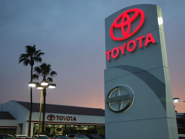 Toyota majorează prognoza de profit anual cu 50% din cauza evoluţiei slabe a monedei naţionale