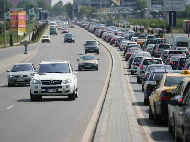 Piaţa auto pe judeţe: Clujul şi Constanţa susţin...