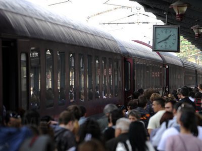 Protestul angajaţilor feroviari a oprit circulaţia a 278 de trenuri de călători