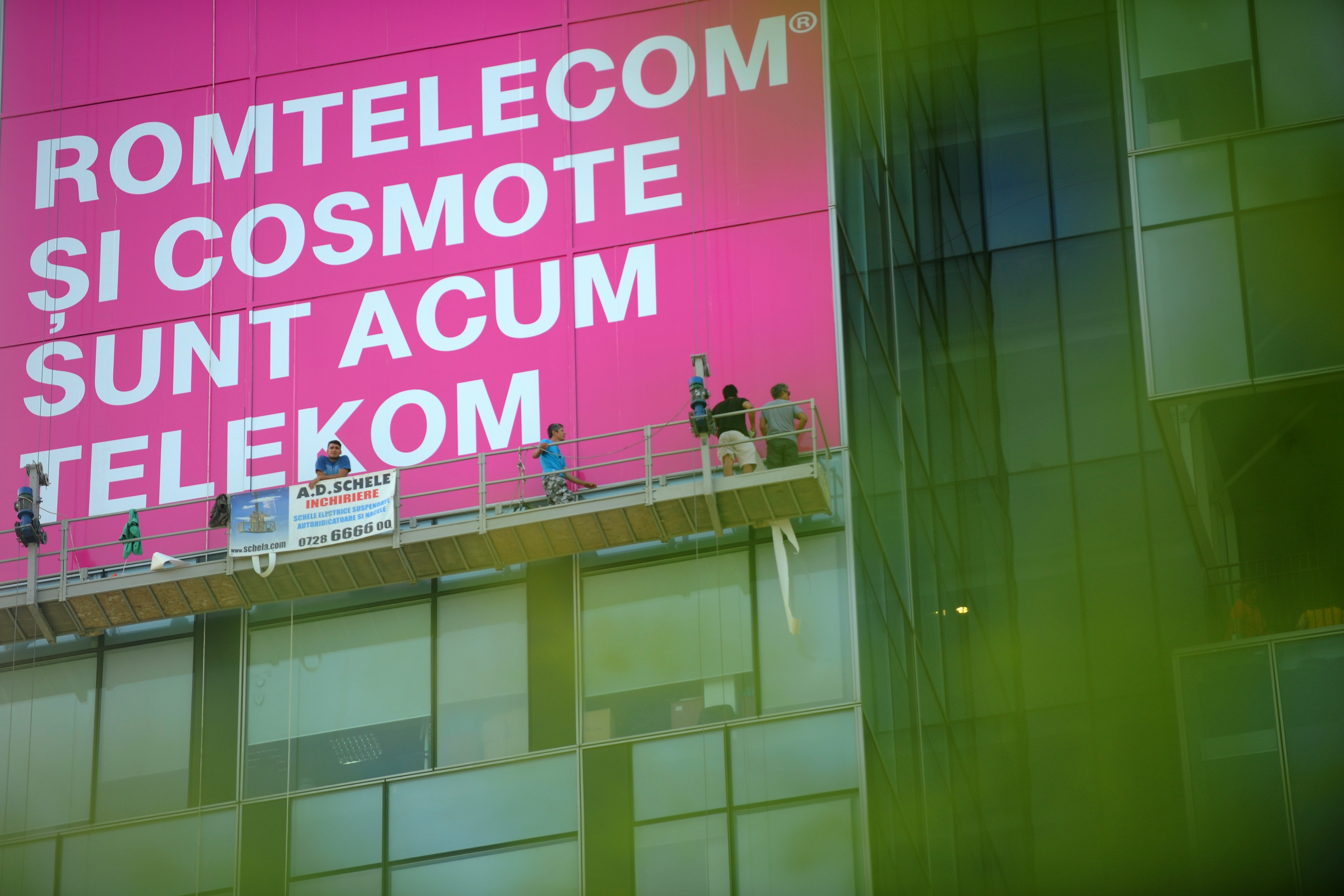 Telekom România face curăţenie: vinde 351 de maşini pe care nu le mai foloseşte