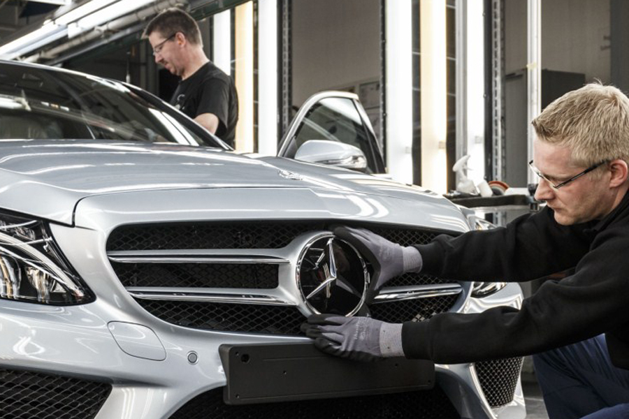  Mercedes va achiziţiona 25% din acţiunile producătorului italian de motociclete MV Agusta Motor