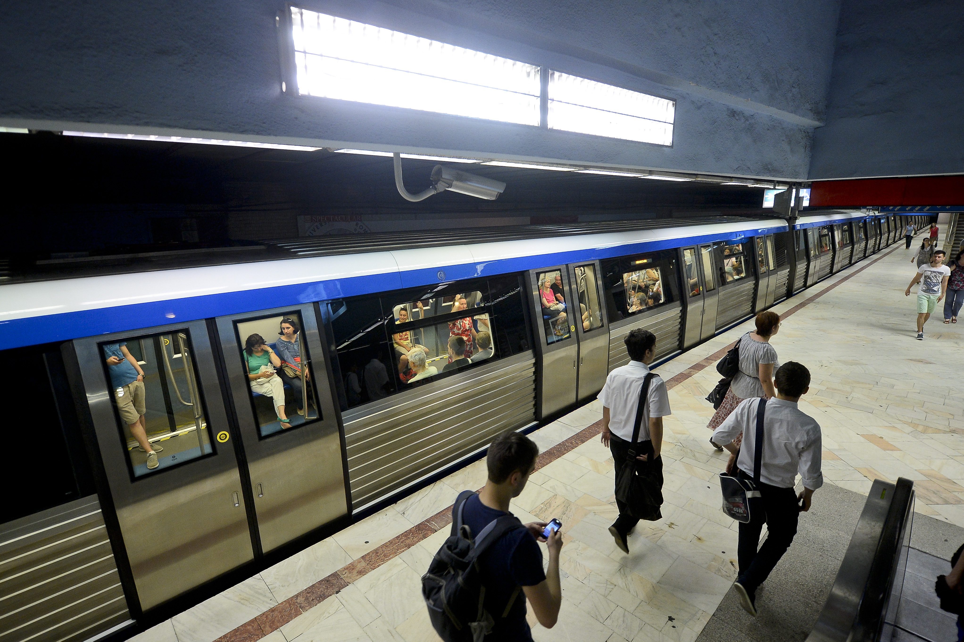 Metrorex cumpără încă 8 trenuri de la spaniolii de la CAF, pentru 47 milioane euro