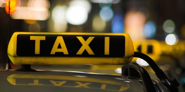 Amendă pe piaţa de taxi din Bucureşti: Concurenţa a sancţionat 8 firme mari