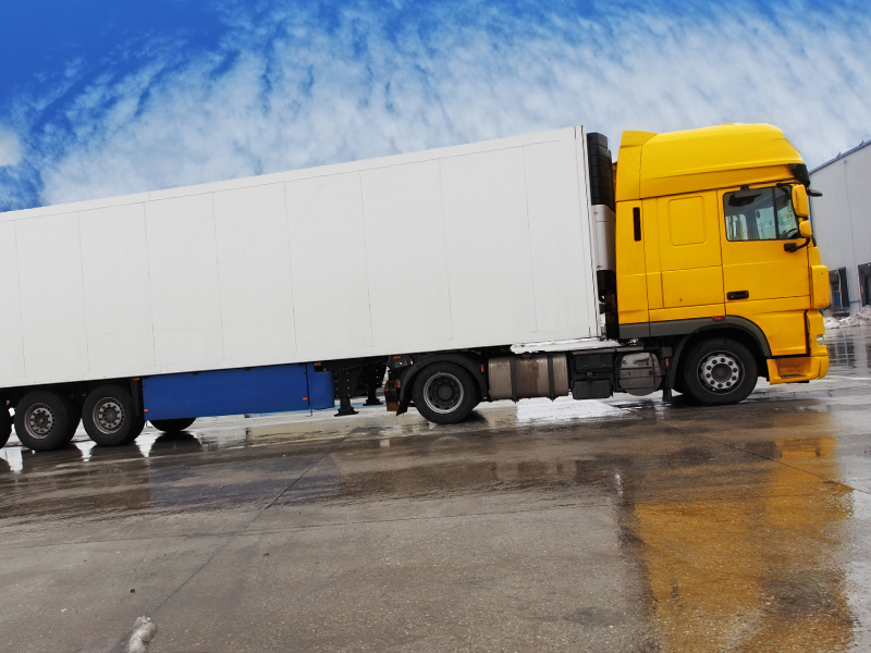 România are 130.000 de camioane, dar 40% au o vârstă de 5-10 ani