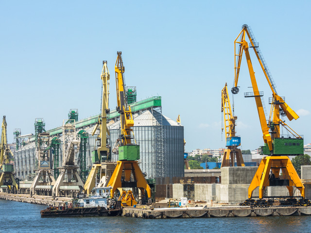 Traficul de cereale prin porturile maritime din Constanţa s-a dublat în primul semestru al anului