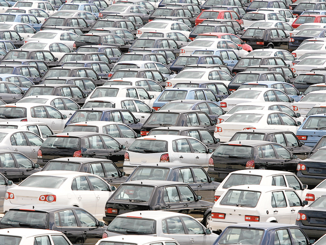 Piaţa auto îşi revine. Vânzările de autoturisme şi vehicule comerciale au crescut cu 16% în primele şapte luni 