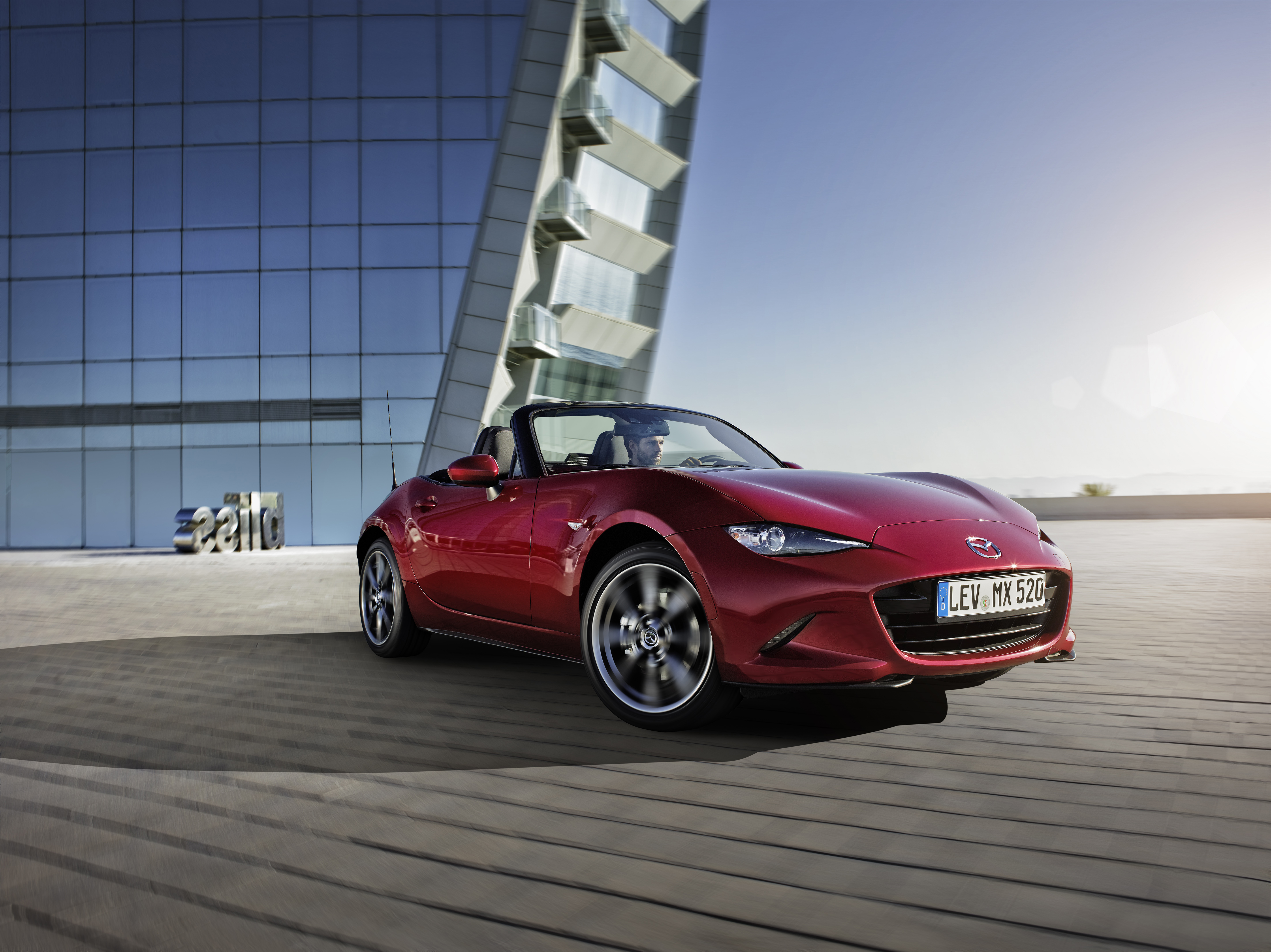 Test Auto ZF: Noua Mazda MX-5 - “Înapoi la origini”