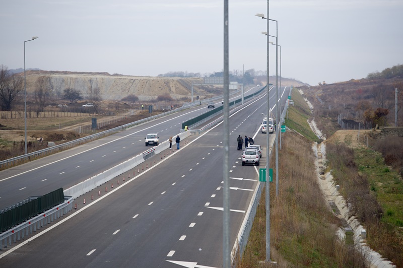 O porţiune din Autostrada Sibiu-Orăştie, inaugurată în noiembrie 2014, va fi demolată şi refăcută