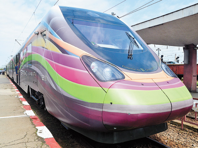 Softrans caută 5 milioane de euro pentru al treilea tren Hyperion care va circula până în Atena cu o condiţie, electrificarea tronsonului Craiova-Calafat