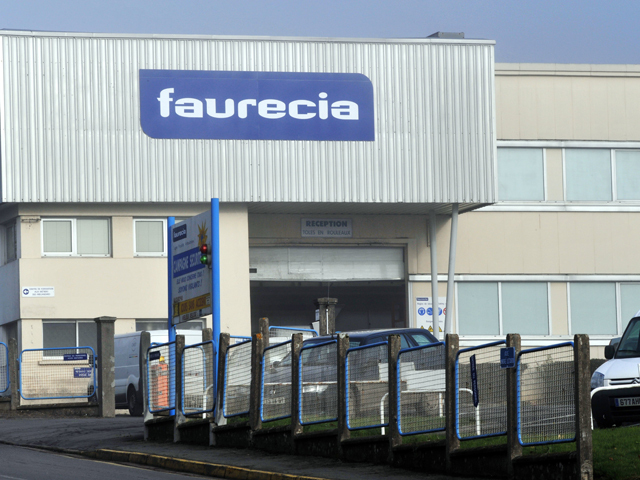 Faurecia va angaja 600 de persoane la fabrica de tapiţerii pe care o va deschide la Râmnicu Vâlcea