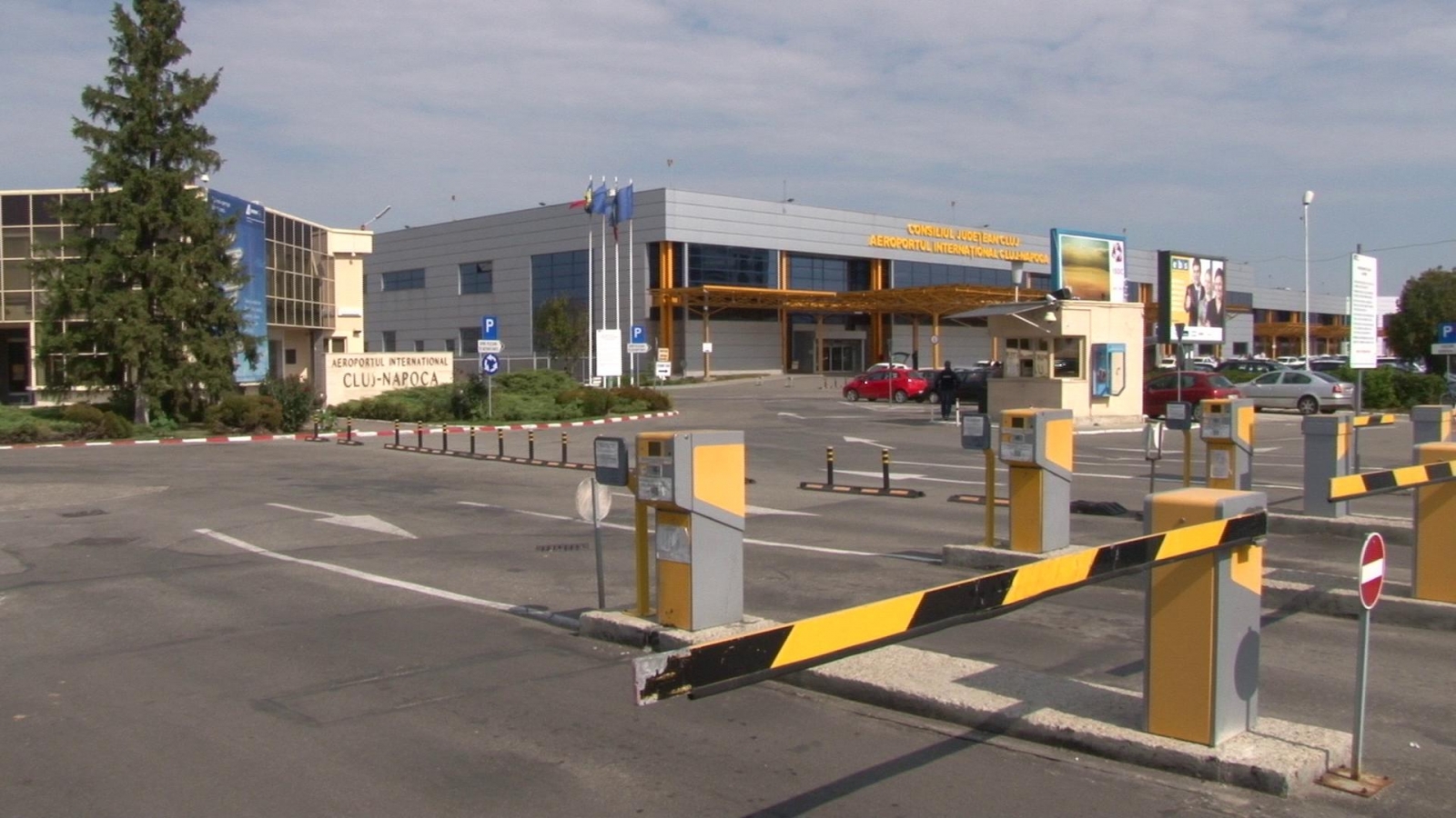 Mai mulţi angajaţi ai Aeroportului Cluj, audiaţi de comisia de anchetă a Ministerului Transporturilor