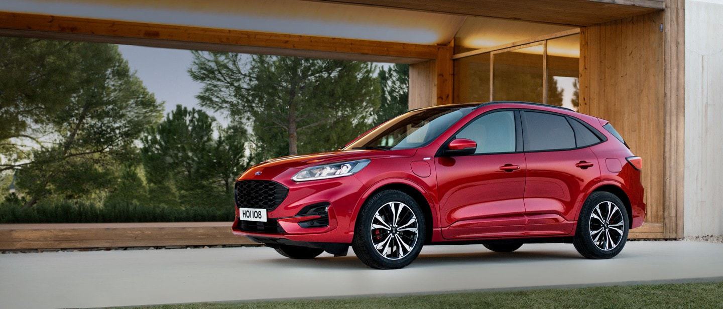 Lansările de noi modele auto continuă - Ford vine cu noul Kuga