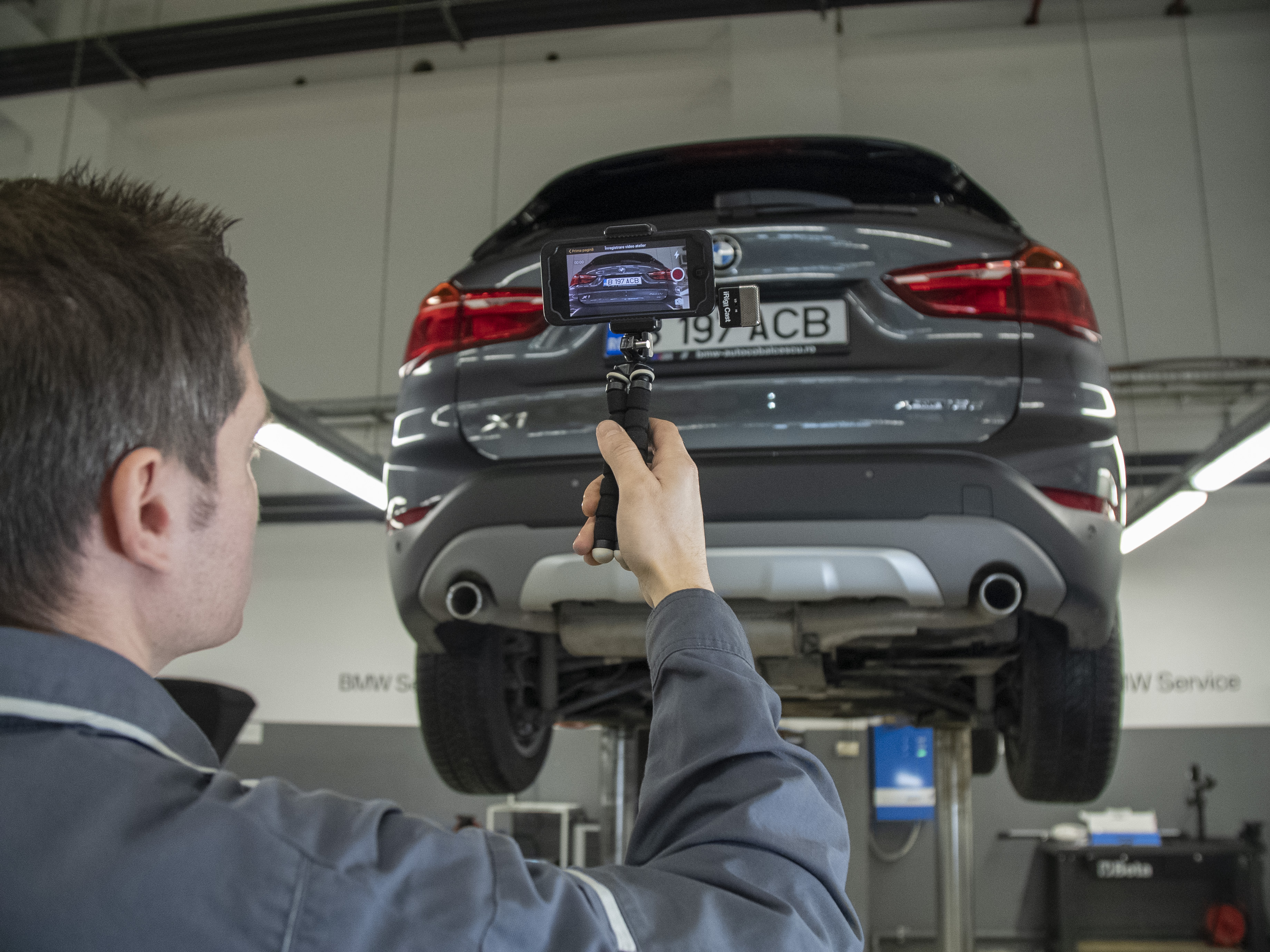 Noi măsuri comerciale pe piaţa auto: BMW România extinde garanţia maşinilor până pe 31 mai. Circa 100 de clienţi pe săptămână apelează la transportul pe platformă la service