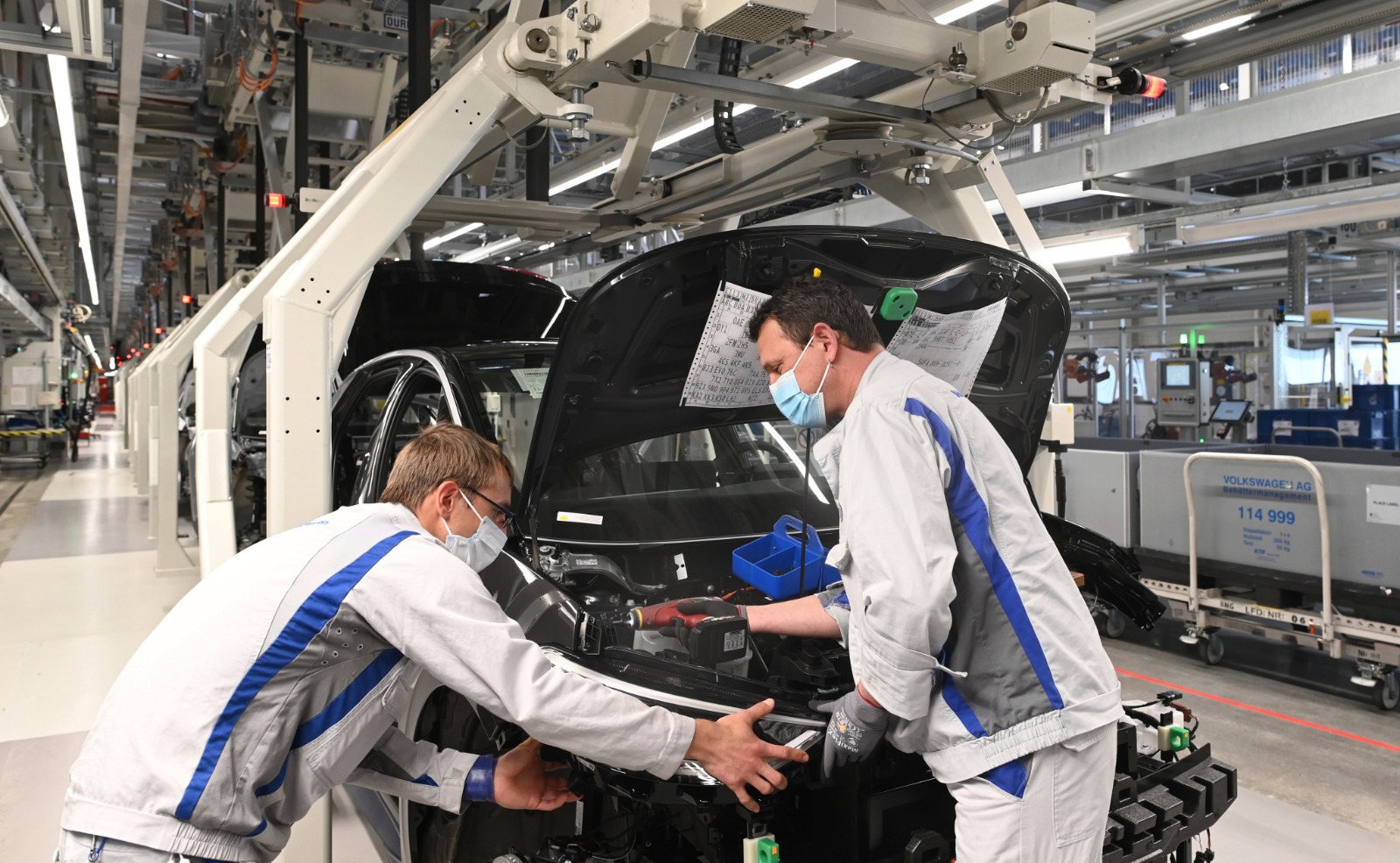 Volkswagen reia treptat producţia la uzina din Zwickau unde asamblează noul ID.3