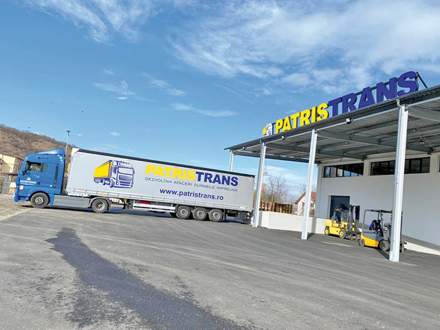 Transportatorul Patristrans din Cluj-Napoca: S-a remarcat pe importuri cererea pentru zahăr. Am adus până acum 160 de camioane de zahăr din Franţa. Afacerile sunt în creştere cu circa 16% la nouă luni anul acesta